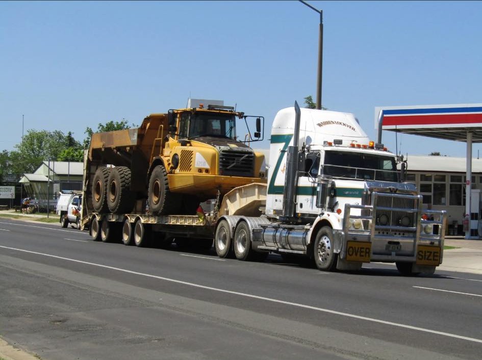 Trucks - photo 1